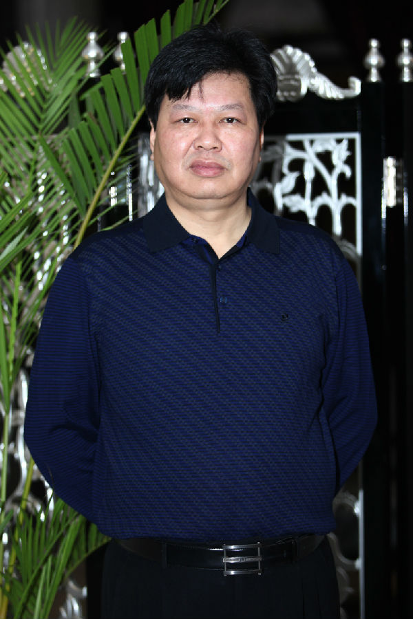 李旭东